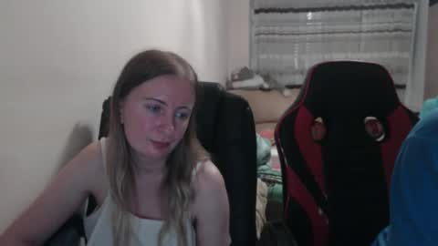 Snapshot of jenisandpeter chatting on September 10, 6:41 pm JenisAndPeter online show from September 10, 6:41 pm