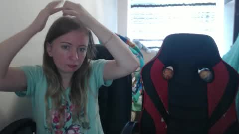 Snapshot of jenisandpeter chatting on September 14, 5:50 am JenisAndPeter online show from September 14, 5:50 am