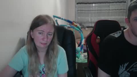 Snapshot of jenisandpeter chatting on September 16, 6:31 pm JenisAndPeter online show from September 16, 6:31 pm