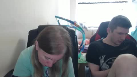 Snapshot of jenisandpeter chatting on September 17, 6:48 am JenisAndPeter online show from September 17, 6:48 am