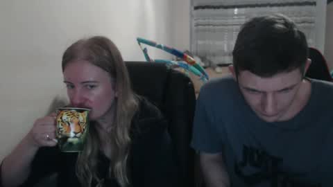 Snapshot of jenisandpeter chatting on September 18, 7:27 pm JenisAndPeter online show from September 18, 7:27 pm