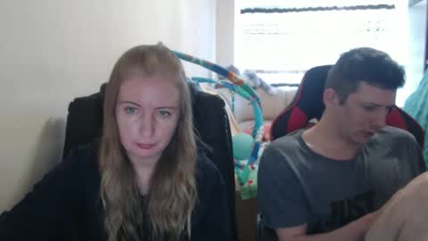 Snapshot of jenisandpeter chatting on September 21, 8:05 am JenisAndPeter online show from September 21, 8:05 am