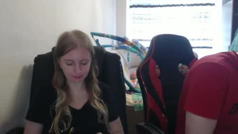 Snapshot of jenisandpeter chatting on September 23, 6:16 am JenisAndPeter online show from September 23, 6:16 am