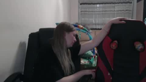 Snapshot of jenisandpeter chatting on September 23, 6:22 pm JenisAndPeter online show from September 23, 6:22 pm