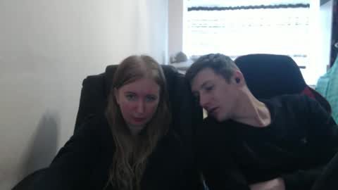 Snapshot of jenisandpeter chatting on September 27, 8:08 am JenisAndPeter online show from September 27, 8:08 am