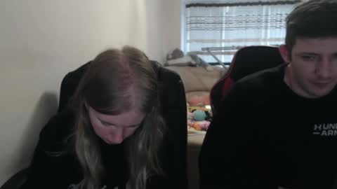 Snapshot of jenisandpeter chatting on October 9, 7:06 am JenisAndPeter online show from October 9, 7:06 am