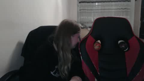 Snapshot of jenisandpeter chatting on October 9, 7:23 pm JenisAndPeter online show from October 9, 7:23 pm