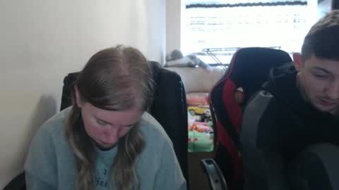 Snapshot of jenisandpeter chatting on October 15, 7:08 am JenisAndPeter online show from October 15, 7:08 am