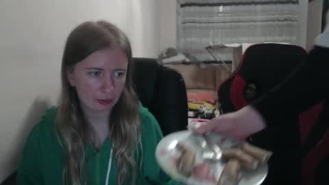 Snapshot of jenisandpeter chatting on October 16, 7:26 pm JenisAndPeter online show from October 16, 7:26 pm