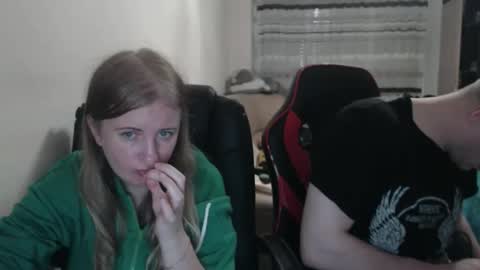 Snapshot of jenisandpeter chatting on October 21, 6:41 pm JenisAndPeter online show from October 21, 6:41 pm