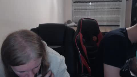 Snapshot of jenisandpeter chatting on October 26, 7:42 pm JenisAndPeter online show from October 26, 7:42 pm