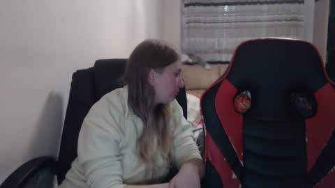 Snapshot of jenisandpeter chatting on November 6, 7:26 pm JenisAndPeter online show from November 6, 7:26 pm