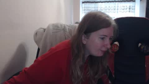 Snapshot of jenisandpeter chatting on November 12, 6:14 am JenisAndPeter online show from November 12, 6:14 am