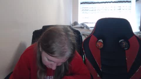 Snapshot of jenisandpeter chatting on November 18, 8:30 am JenisAndPeter online show from November 18, 8:30 am