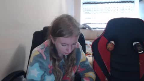 Snapshot of jenisandpeter chatting on November 25, 6:46 am JenisAndPeter online show from November 25, 6:46 am