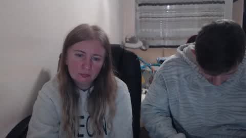 Snapshot of jenisandpeter chatting on December 13, 8:04 pm JenisAndPeter online show from December 13, 8:04 pm