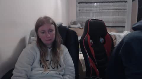 Snapshot of jenisandpeter chatting on December 15, 8:24 pm JenisAndPeter online show from December 15, 8:24 pm