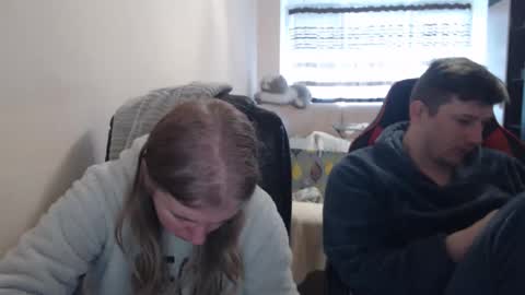 Snapshot of jenisandpeter chatting on December 16, 8:30 am JenisAndPeter online show from December 16, 8:30 am