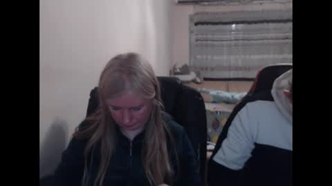JenisAndPeter online show from May 4, 6:37 pm