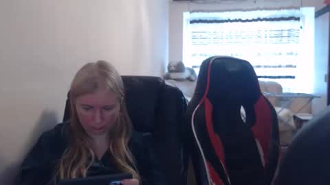 JenisAndPeter online show from May 16, 5:48 am