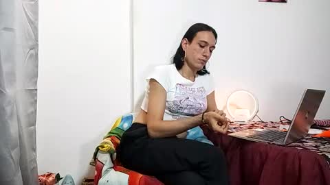  Isabella  online show from December 4, 7:17 am