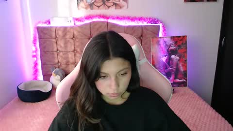 Snapshot of jennal_010 chatting on December 19, 9:38 pm jennal_010 online show from December 19, 9:38 pm