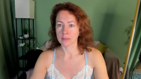 Snapshot of jennali1 chatting on August 2, 4:00 am Jenna online show from August 2, 4:00 am