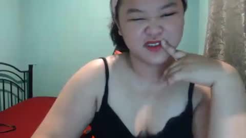 Snapshot of jennalyn_19 chatting on March 4, 7:01 pm jennalyn_19 online show from March 4, 7:01 pm