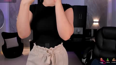 Snapshot of jennaolson chatting on December 4, 6:38 pm Jenna Olson online show from December 4, 6:38 pm