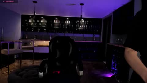 Snapshot of jennaolson chatting on December 5, 11:41 am Jenna Olson online show from December 5, 11:41 am