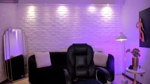 Jenna Olson  online show from February 3, 6:24 pm