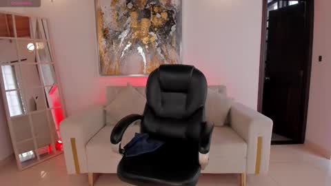 Jenna Olson  online show from February 23, 6:38 pm