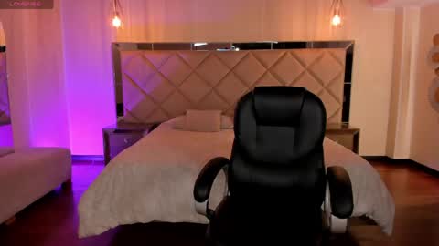 Jenna Olson  online show from May 24, 8:19 am