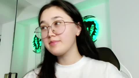 JENNA online show from December 3, 1:32 pm