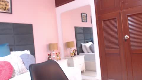 jenner_madison online show from November 8, 10:04 am