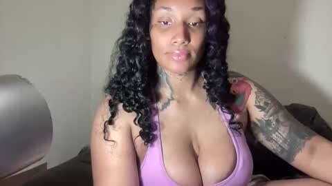 Snapshot of jenni_cash chatting on June 5, 6:42 am Mistress Jenni online show from June 5, 6:42 am