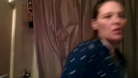 Snapshot of jennibean6996 chatting on December 9, 1:51 am Jennibean6996 online show from December 9, 1:51 am