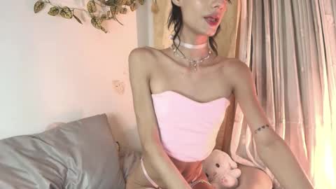 Snapshot of jennie_minatozaki chatting on February 27, 5:18 am s new account online show from February 27, 5:18 am