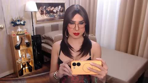 jenniegarcia online show from May 18, 10:21 am