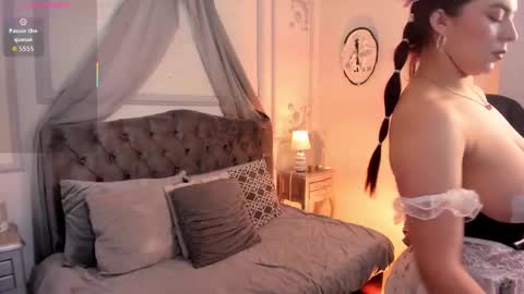 Jennie online show from October 5, 1:20 pm