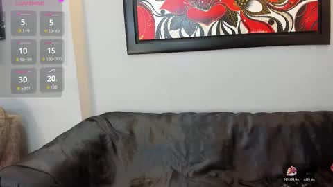 Snapshot of jennierosse chatting on October 28, 11:58 am Jennie online show from October 28, 11:58 am