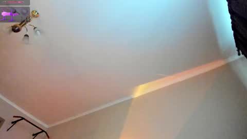 jennies_body online show from February 6, 1:14 pm