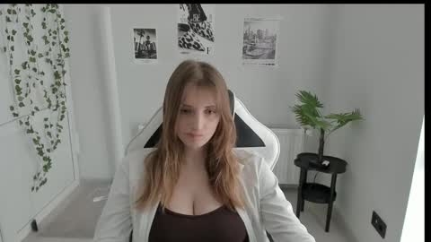 Karla online show from May 31, 12:23 pm