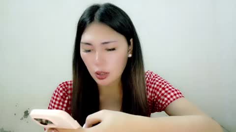 Snapshot of jenniethetg69 chatting on May 10, 2:33 pm jennie online show from May 10, 2:33 pm