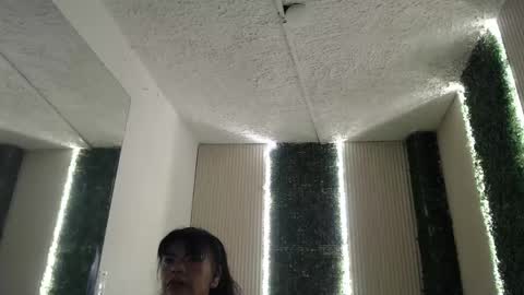 Jennifer online show from April 24, 10:01 pm