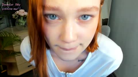 Snapshot of jennifer_shy_ chatting on March 5, 1:39 pm Jennifer online show from March 5, 1:39 pm