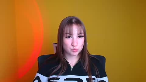 Snapshot of jennifer_xo_ chatting on December 3, 9:44 am Jennifer online show from December 3, 9:44 am