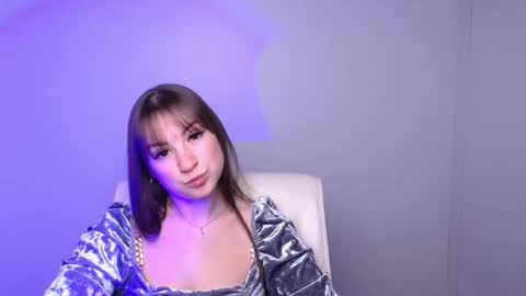Snapshot of jennifer_xo_ chatting on December 18, 10:19 am Jennifer online show from December 18, 10:19 am