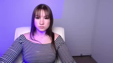 Snapshot of jennifer_xo_ chatting on December 19, 10:13 am Jennifer online show from December 19, 10:13 am