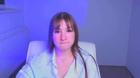 Snapshot of jennifer_xo_ chatting on December 21, 10:06 am Jennifer online show from December 21, 10:06 am